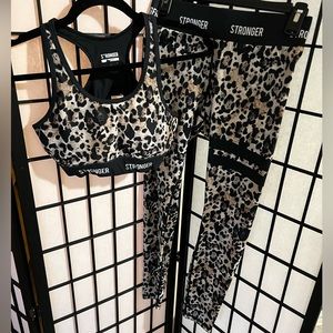 STRONGER Athletic Set